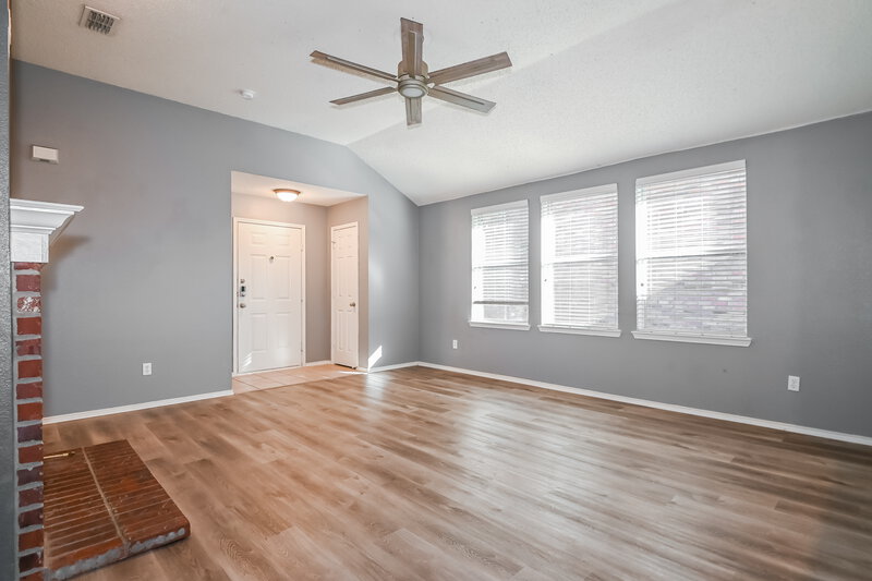 2,025/Mo, 512 Pinto Ln Forney, TX 75126 Living Room View 4