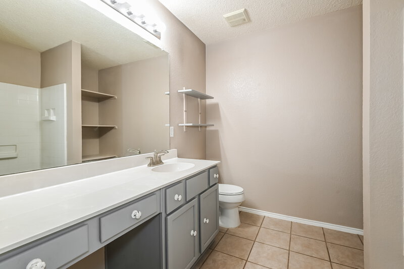 2,025/Mo, 512 Pinto Ln Forney, TX 75126 Main Bathroom View
