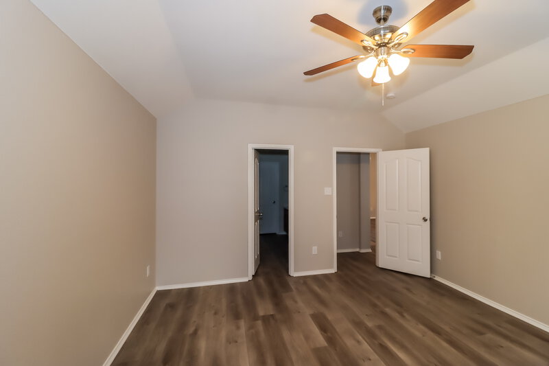 0/Mo, 904 Starling Ln Aubrey, TX 76227 Main Bedroom View 2