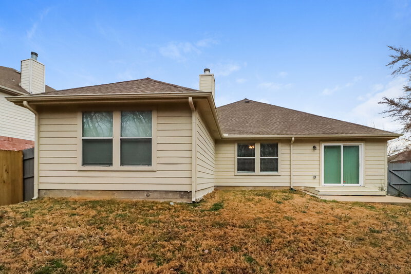 0/Mo, 904 Starling Ln Aubrey, TX 76227 Rear View