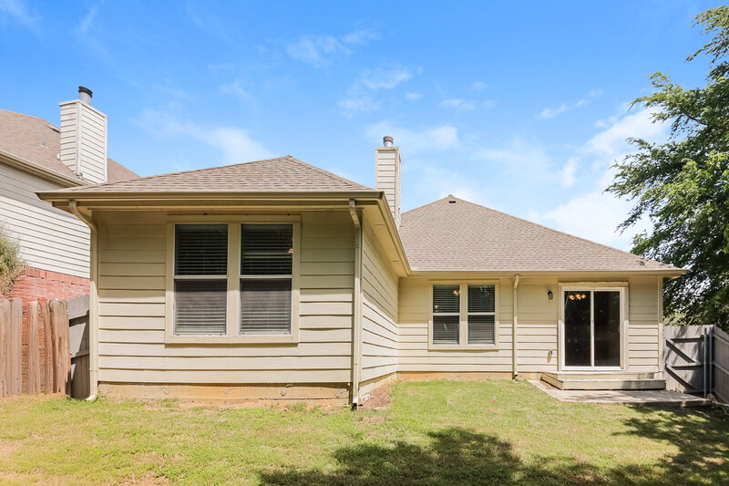 1,920/Mo, 904 Starling Ln Aubrey, TX 76227 Rear View