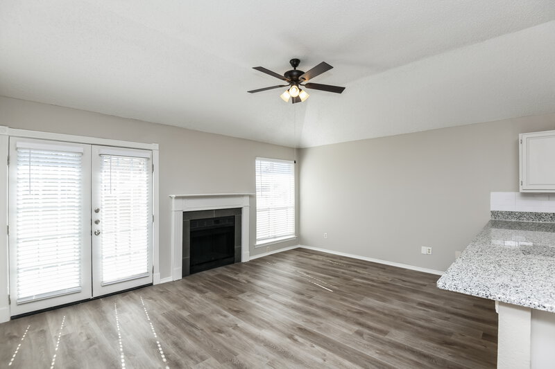 2,345/Mo, 4648 Feathercrest Dr Fort Worth, TX 76137 Living Room View