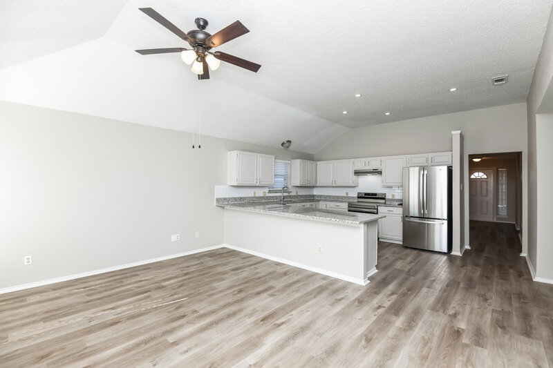 2,345/Mo, 4648 Feathercrest Dr Fort Worth, TX 76137 Living Room View 2