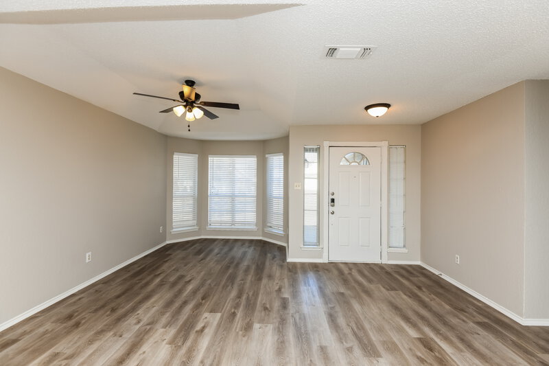 2,345/Mo, 4648 Feathercrest Dr Fort Worth, TX 76137 Dining Room View 3
