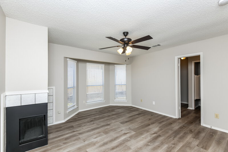 2,345/Mo, 4648 Feathercrest Dr Fort Worth, TX 76137 Main Bedroom View 2