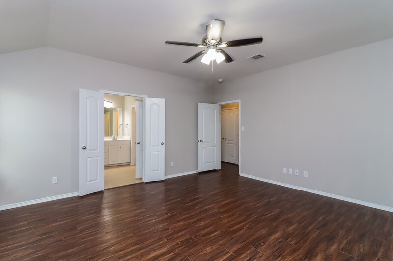 2,295/Mo, 8709 Pitchfork Ranch Rd Fort Worth, TX 76134 Main Bedroom View 2