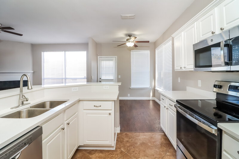2,715/Mo, 3354 Roddy Dr Fort Worth, TX 76123 Kitchen View