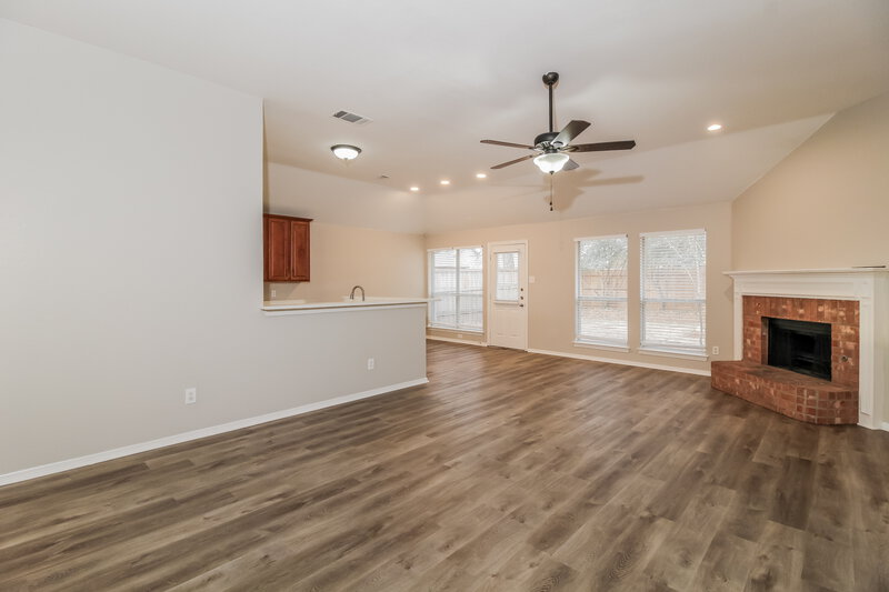 2,645/Mo, 2921 Custer Dr Corinth, TX 76210 Living Room View