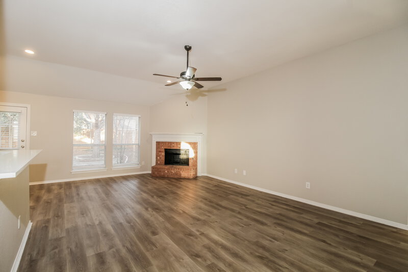 2,645/Mo, 2921 Custer Dr Corinth, TX 76210 Living Room View 2