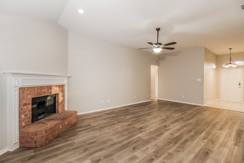 2,645/Mo, 2921 Custer Dr Corinth, TX 76210 Living Room View 3