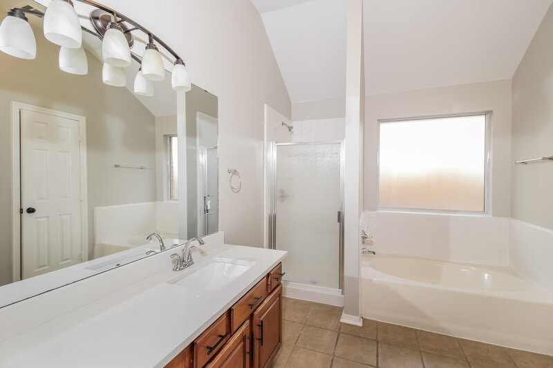2,645/Mo, 2921 Custer Dr Corinth, TX 76210 Main Bathroom View