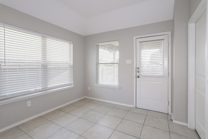 2,055/Mo, 509 Wounded Knee Dr Aubrey, TX 76227 Dining Room View