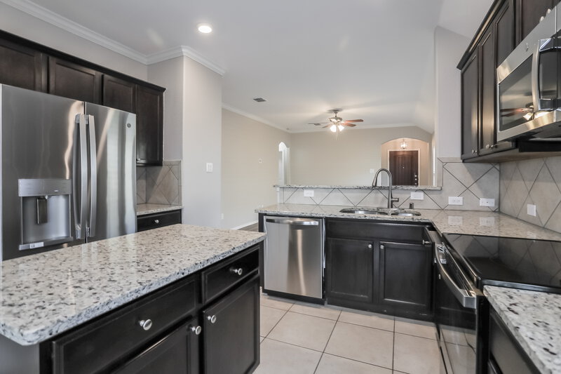 2,055/Mo, 509 Wounded Knee Dr Aubrey, TX 76227 Kitchen View 2