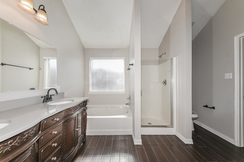 2,390/Mo, 1041 Singletree Dr Forney, TX 75126 Main Bathroom View