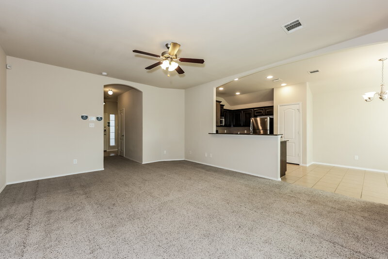 2,030/Mo, 409 Roundrock Ln Fort Worth, TX 76140 Living Room View