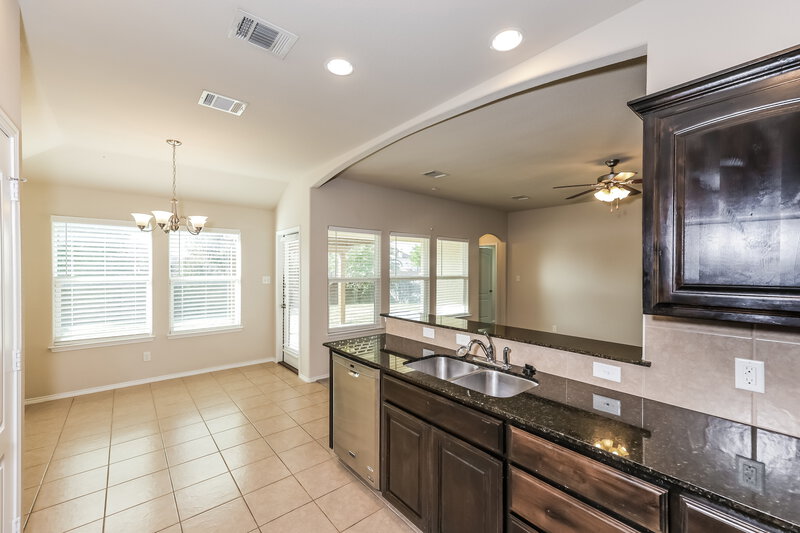 2,030/Mo, 409 Roundrock Ln Fort Worth, TX 76140 Kitchen View 3
