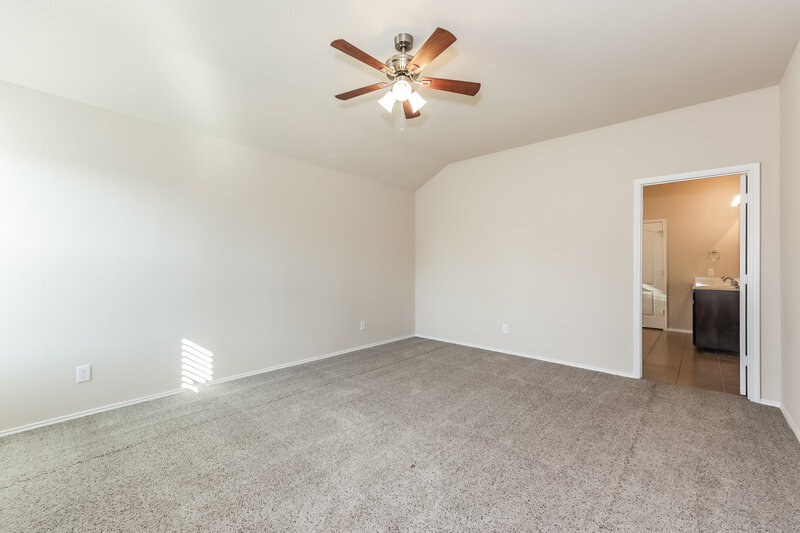 2,030/Mo, 409 Roundrock Ln Fort Worth, TX 76140 Main Bedroom View