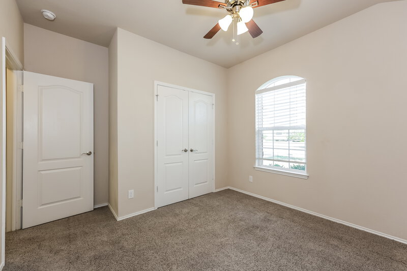 2,030/Mo, 409 Roundrock Ln Fort Worth, TX 76140 Bedroom View