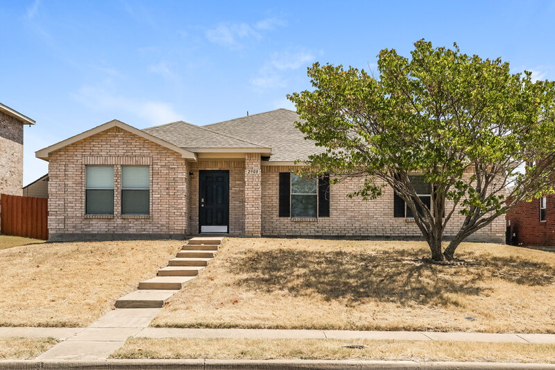 2,425/Mo, 2908 Cottage Ln Lancaster, TX 75134 External View