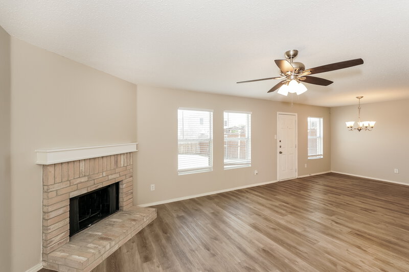 2,425/Mo, 2908 Cottage Ln Lancaster, TX 75134 Living Room View