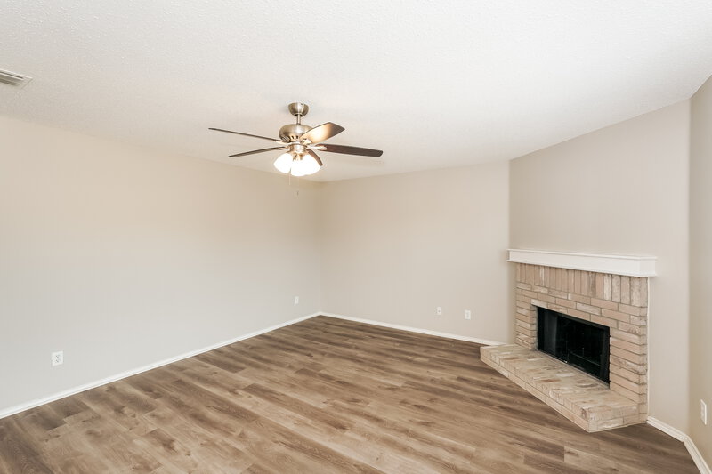 2,425/Mo, 2908 Cottage Ln Lancaster, TX 75134 Living Room View 2