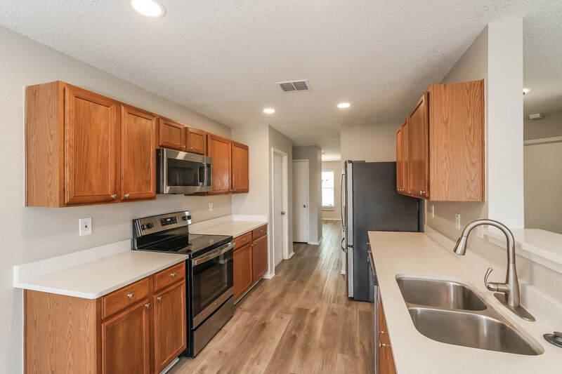 2,425/Mo, 2908 Cottage Ln Lancaster, TX 75134 Kitchen View