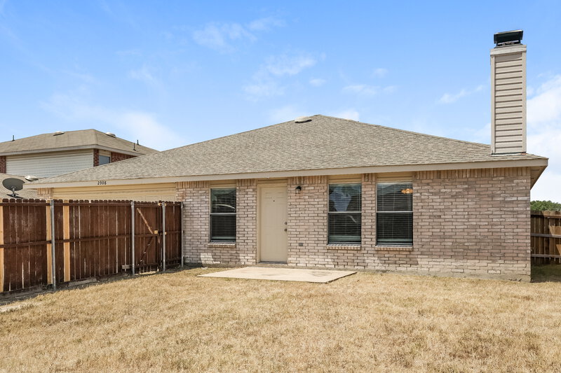 2,425/Mo, 2908 Cottage Ln Lancaster, TX 75134 Rear View