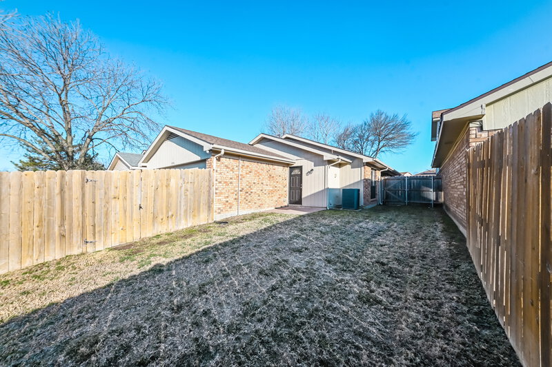 2,065/Mo, 1310 Smokehouse St Mesquite, TX 75149 Rear View