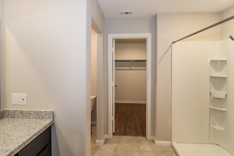 2,315/Mo, 10302 Fort Belknap Trl Crowley, TX 76036 Main Bathroom View