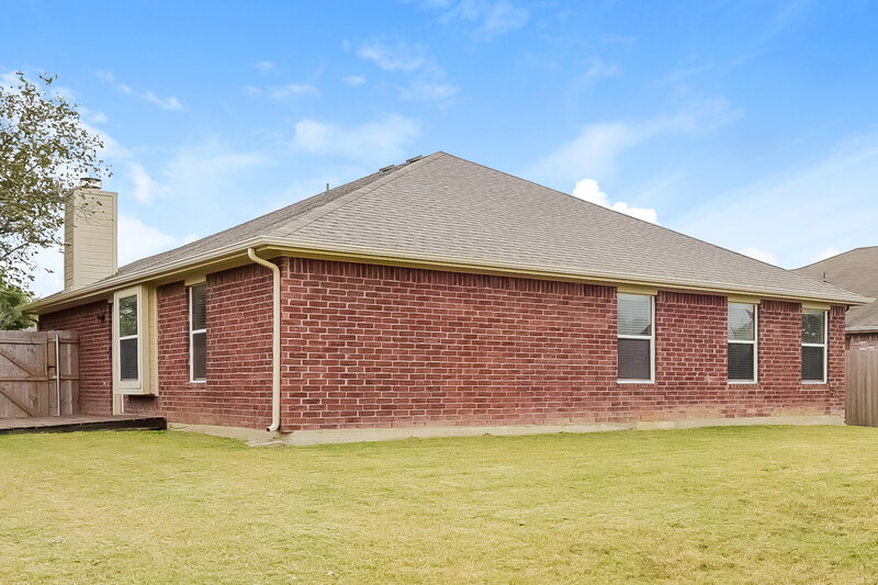 2,270/Mo, 1217 Embercrest Dr Midlothian, TX 76065 Rear View