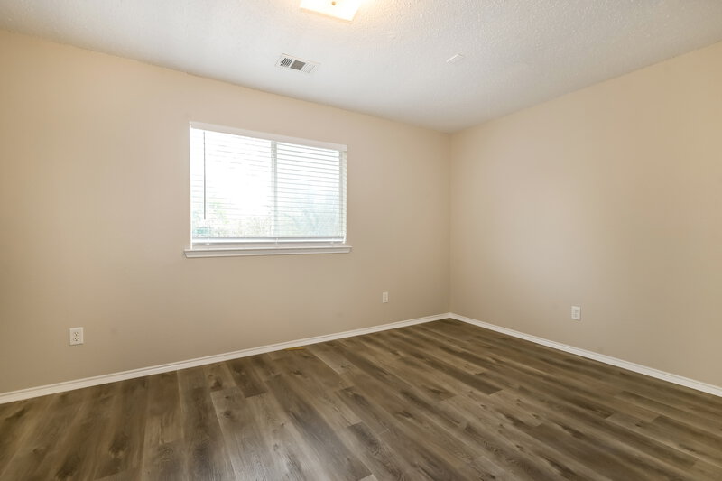 2,465/Mo, 3320 Knoll Trl Balch Springs, TX 75180 Main Bedroom View 2