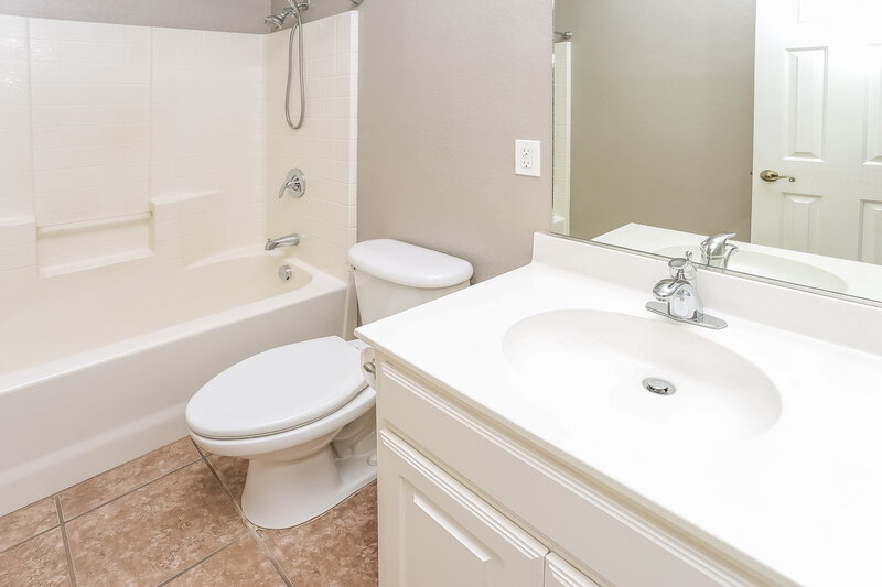 2,205/Mo, 5505 Paloma Ct Fort Worth, TX 76179 Bathroom View