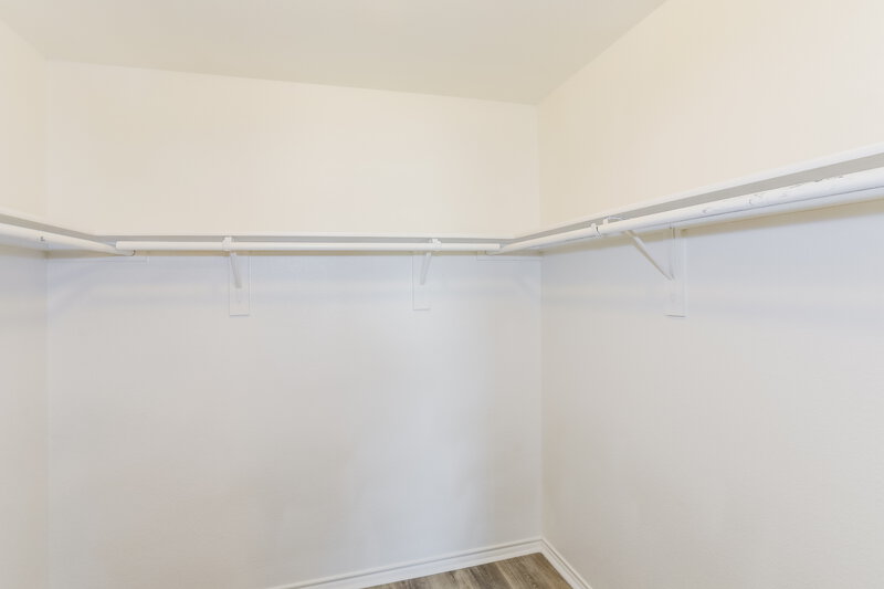 2,055/Mo, 1216 Basswood Ln Royse City, TX 75189 Walk In Closet View
