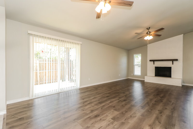 2,090/Mo, 3300 Chalmette Ct Forest Hill, TX 76140 Living Room View 4