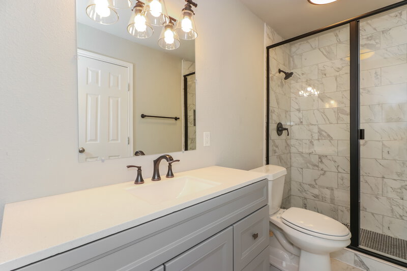 2,090/Mo, 3300 Chalmette Ct Forest Hill, TX 76140 Main Bathroom View