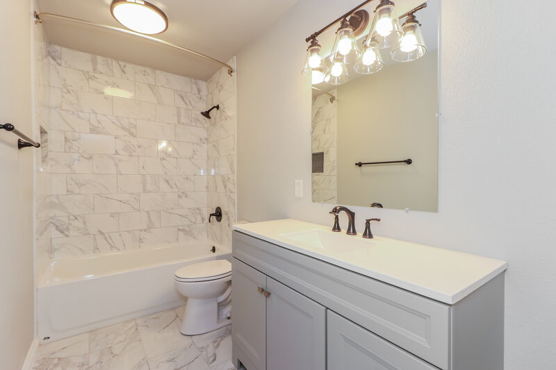 2,090/Mo, 3300 Chalmette Ct Forest Hill, TX 76140 Bathroom View