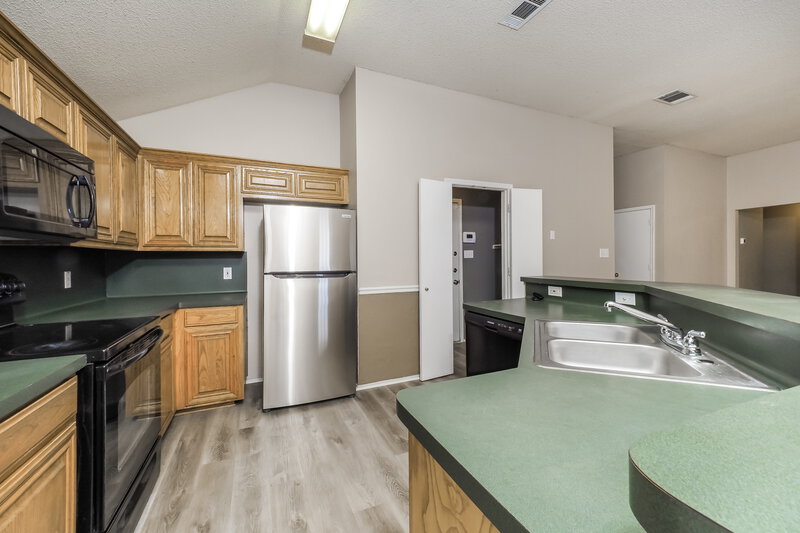 2,395/Mo, 317 Willowstone Trl Saginaw, TX 76179 Kitchen View 2