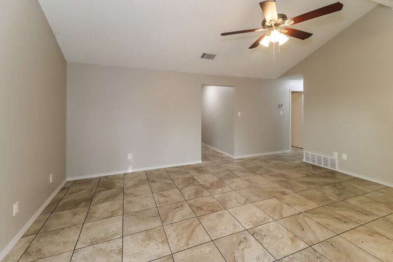 1,975/Mo, 2917 Green Ridge St Fort Worth, TX 76133 Living Room View