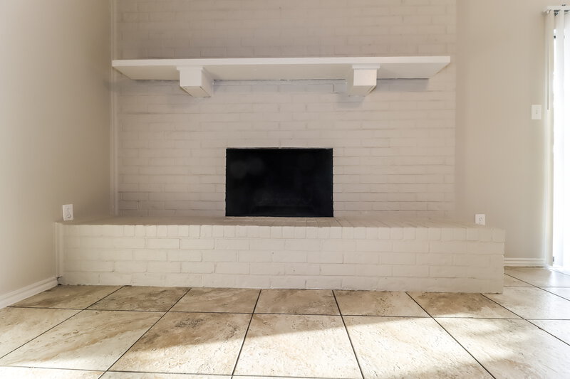 1,975/Mo, 2917 Green Ridge St Fort Worth, TX 76133 Living Room View 3