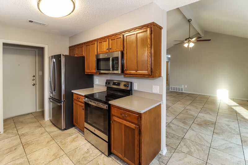 1,975/Mo, 2917 Green Ridge St Fort Worth, TX 76133 Kitchen View