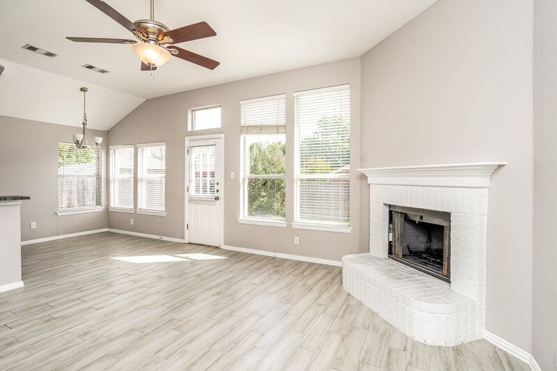 2,045/Mo, 2504 Castle Ridge Dr McKinney, TX 75071 Living Room View 2