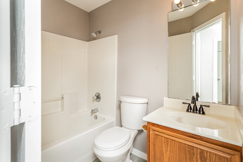 2,045/Mo, 2504 Castle Ridge Dr McKinney, TX 75071 Bathroom View