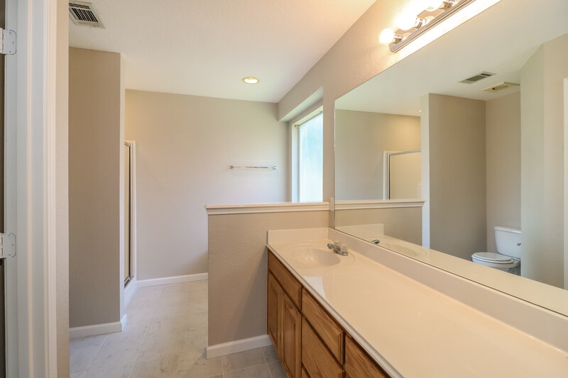 2,340/Mo, 612 Ridgehill Dr Burleson, TX 76028 Main Bathroom View