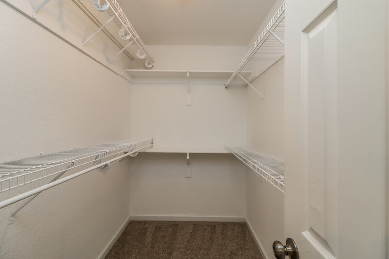 2,340/Mo, 612 Ridgehill Dr Burleson, TX 76028 Walk In Closet View 2