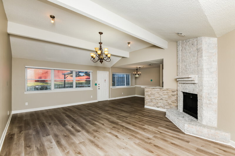 2,165/Mo, 6401 Peggy Dr Fort Worth, TX 76133 Living Room View