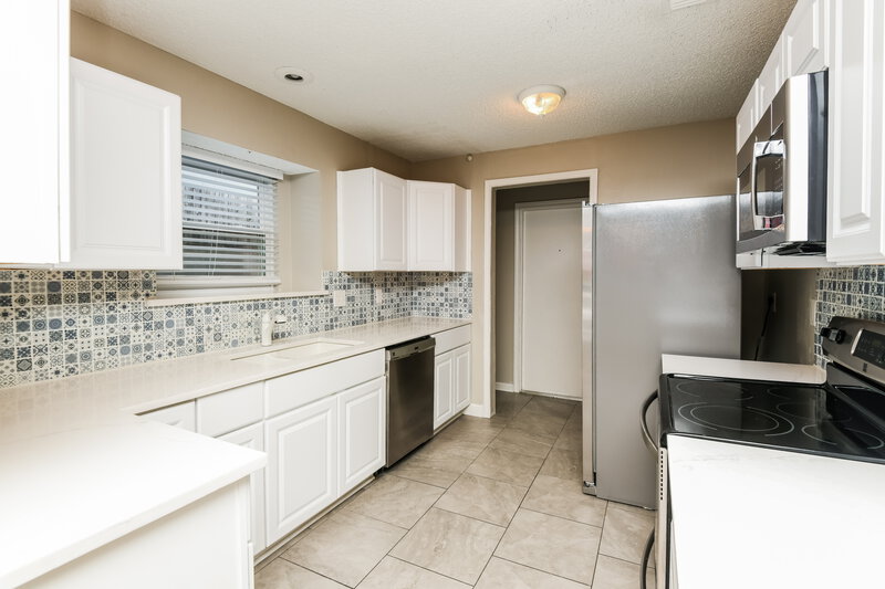 2,165/Mo, 6401 Peggy Dr Fort Worth, TX 76133 Kitchen View