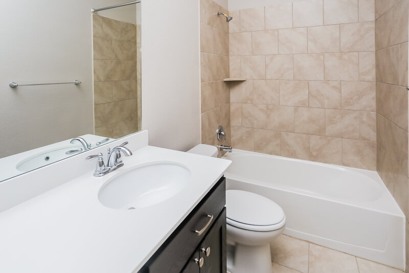 2,465/Mo, 3224 Shady River Trl Royse City, TX 75189 Bathroom View 2