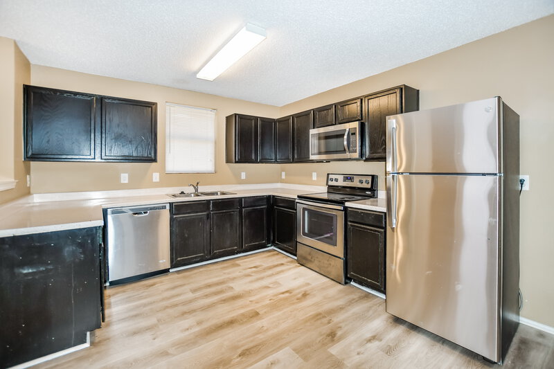 2,500/Mo, 1407 Gentle Rain Dr Lancaster, TX 75134 Kitchen View