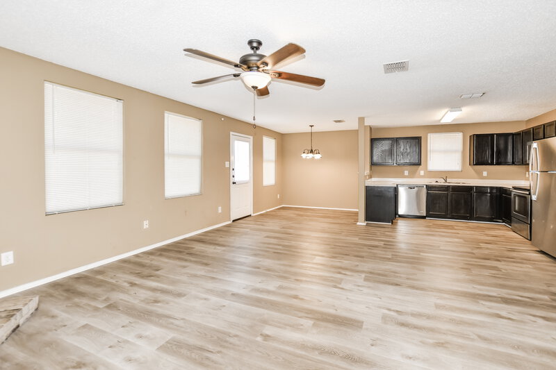2,500/Mo, 1407 Gentle Rain Dr Lancaster, TX 75134 Family Room View