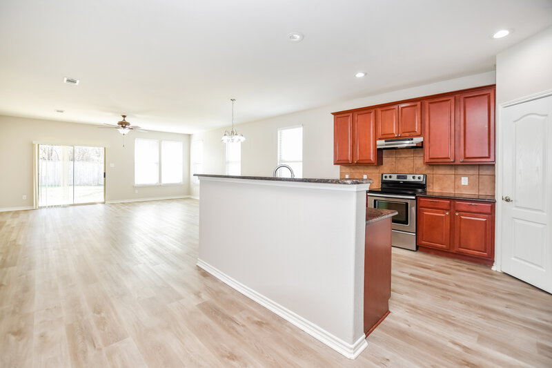 2,625/Mo, 1809 Sheffield Pl Fort Worth, TX 76112 Kitchen View